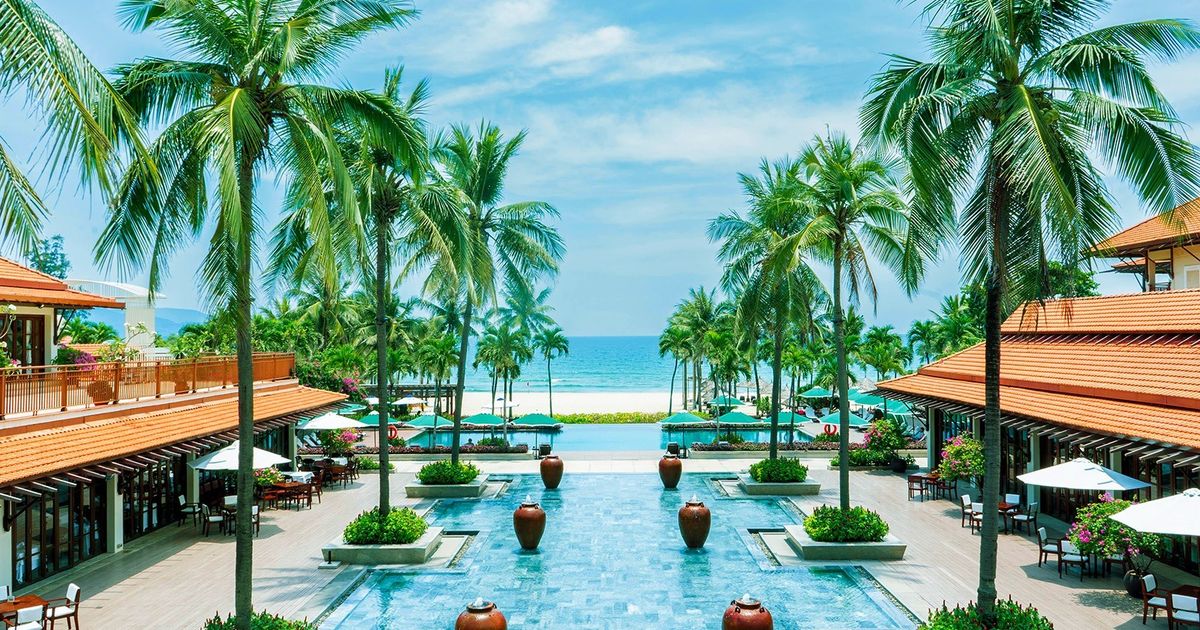 Furama Đà Nẵng vinh dự đạt giải thưởng “Cành cọ vàng ” của ngành du lịch World Luxury Awards 2025