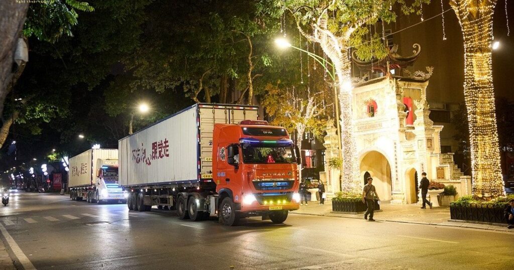 GẤP RÚT HOÀN THIỆN HÀNH TRÌNH ĐƯA VŨ KỊCH “KHỔNG TƯỚC” ĐẾN HÀ NỘI