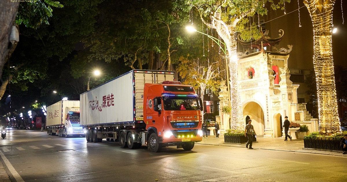 GẤP RÚT HOÀN THIỆN HÀNH TRÌNH ĐƯA VŨ KỊCH “KHỔNG TƯỚC” ĐẾN HÀ NỘI