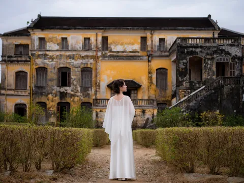 Về Huế, nghe bức tường vàng Cung An Định kể chuyện trăm năm