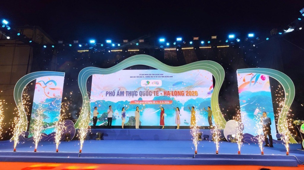 1-le-khai-mac-pho-am-thuc-quoc-te-ha-long-2026-1777213364 1-le-khai-mac-pho-am-thuc-quoc-te-ha-long-2026-1777213364.jpg