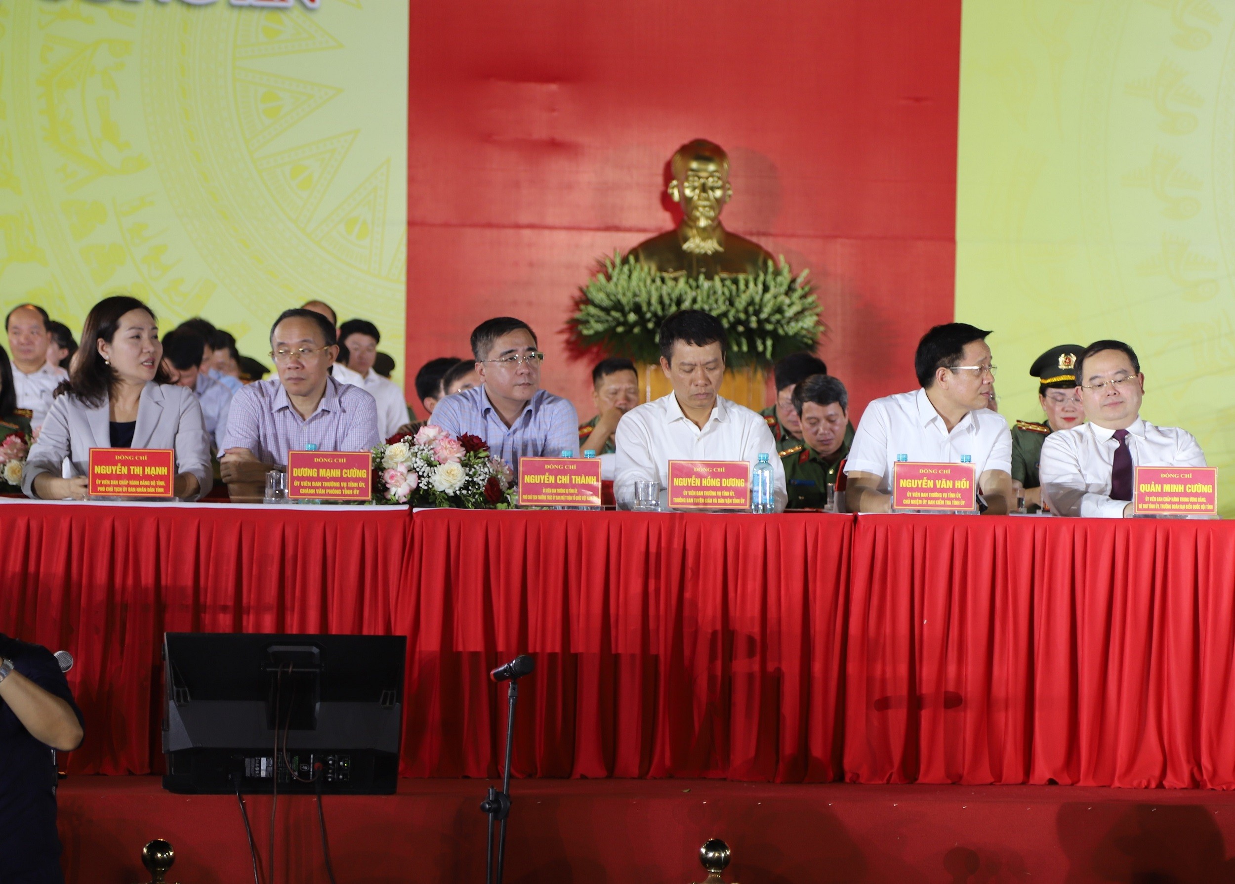 lanh-dao-tinh-dong-nguoi-1779637800 lanh-dao-tinh-dong-nguoi-1779637800.jpg