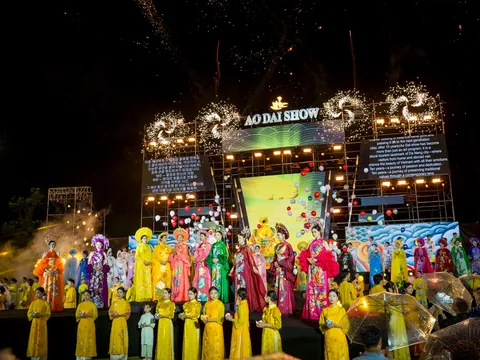 10 năm AO DAI SHOW: Khi tà áo dài trở thành “ngôn ngữ” kết nối văn hóa và du lịch Đà Nẵng