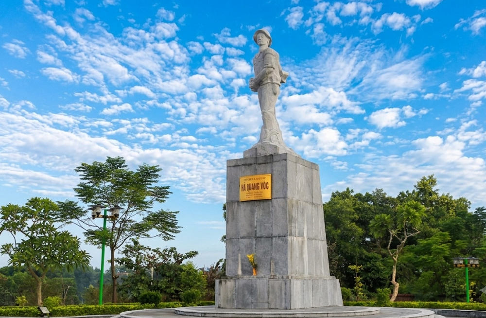 ha-quang-voc-2b-1785685838 ha-quang-voc-2b-1785685838.png