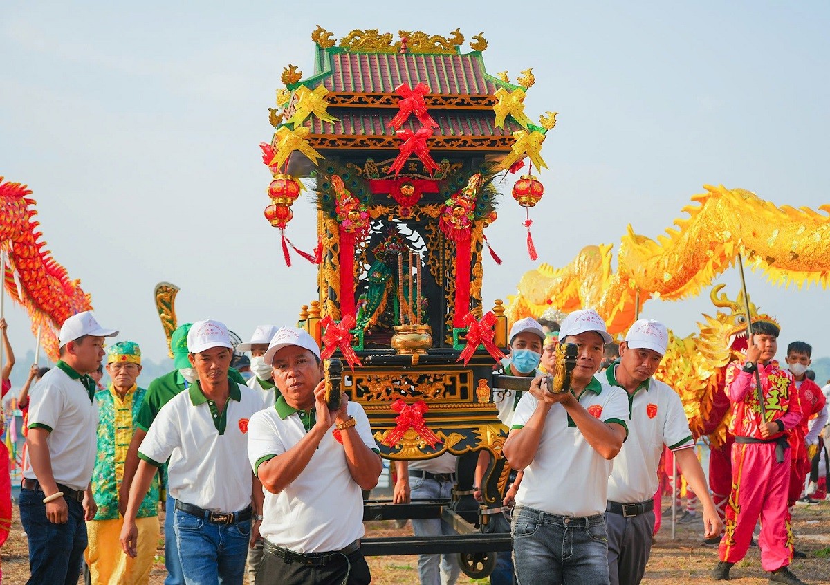 le-hoi-chua-ong-anh-vu-oanh-1785822377 le-hoi-chua-ong-anh-vu-oanh-1785822377.jpg