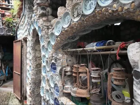 Ngôi nhà 10.000 bát đĩa và câu chuyện giữ ký ức làng quê