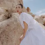 Fashionista Châu Lê Thu Hằng nổi bật giữa sa mạc Mỹ