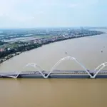 Ngắm cầu Nhật Lệ 3- vẻ đẹp hình tượng thiên nhiên hùng vĩ với những dòng sông uốn lượn dưới núi đá vôi