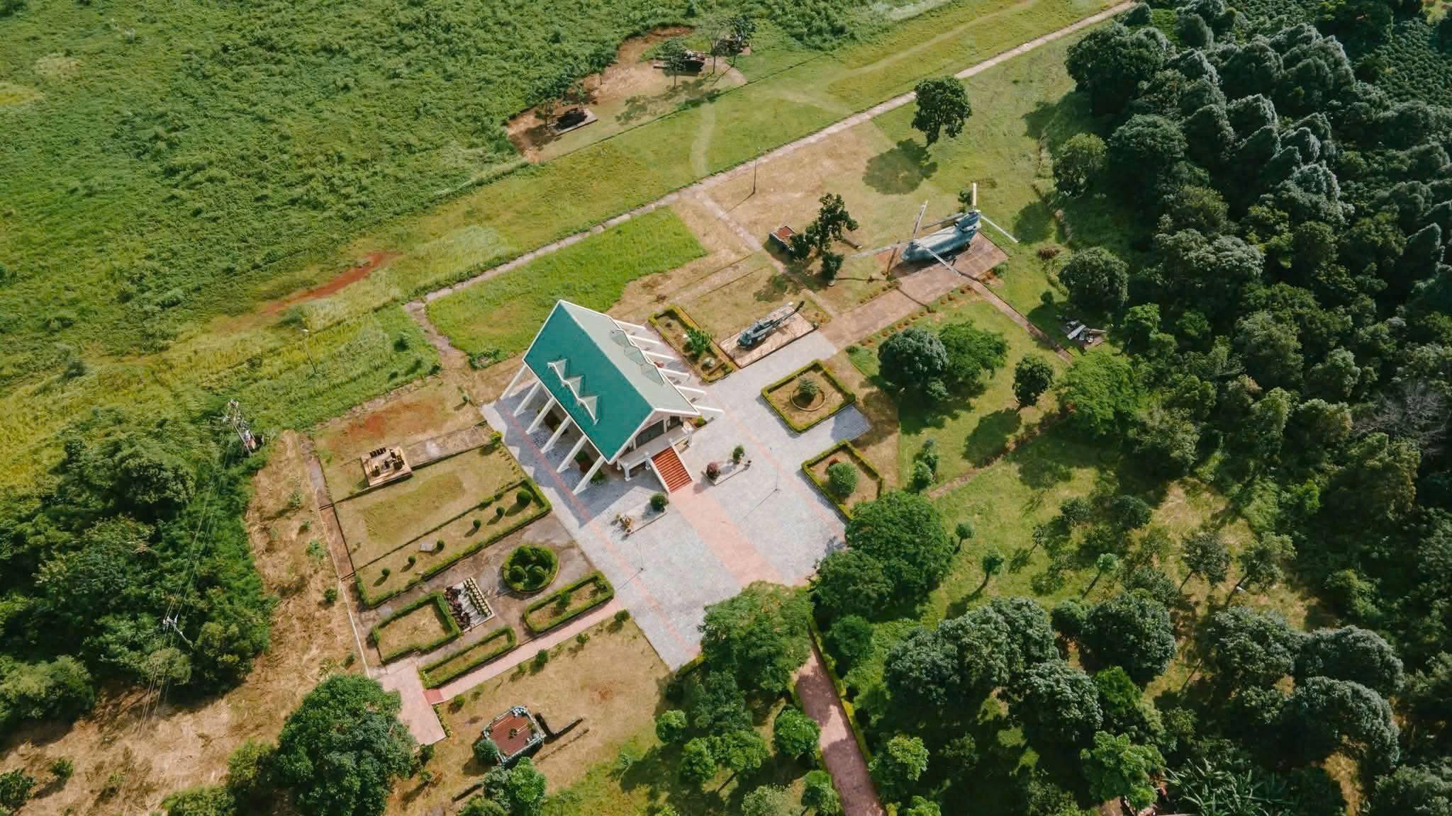 4-1790416416.jpg