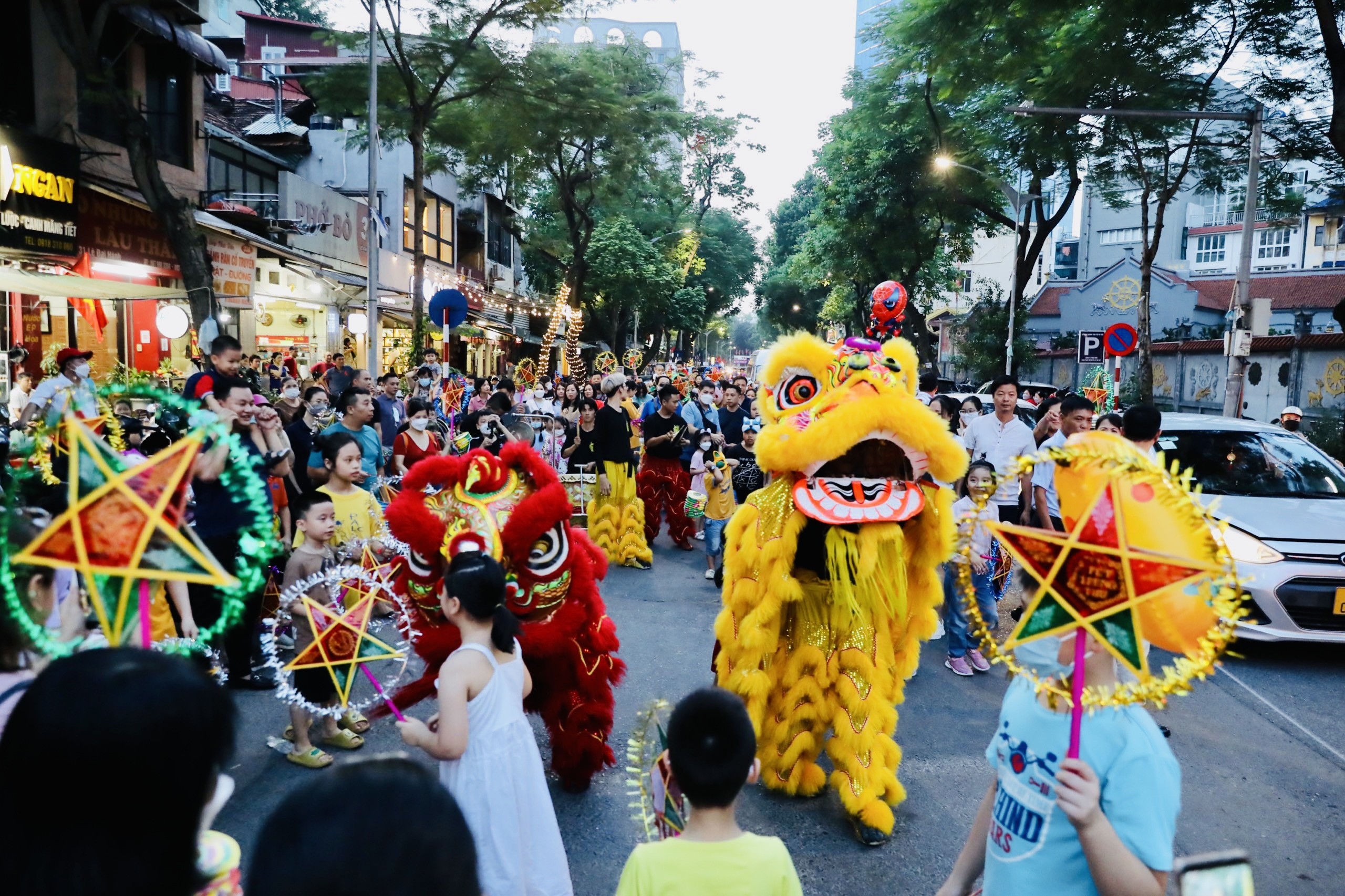 dieu-hanh-duong-pho-1790080439 dieu-hanh-duong-pho-1790080439.JPG