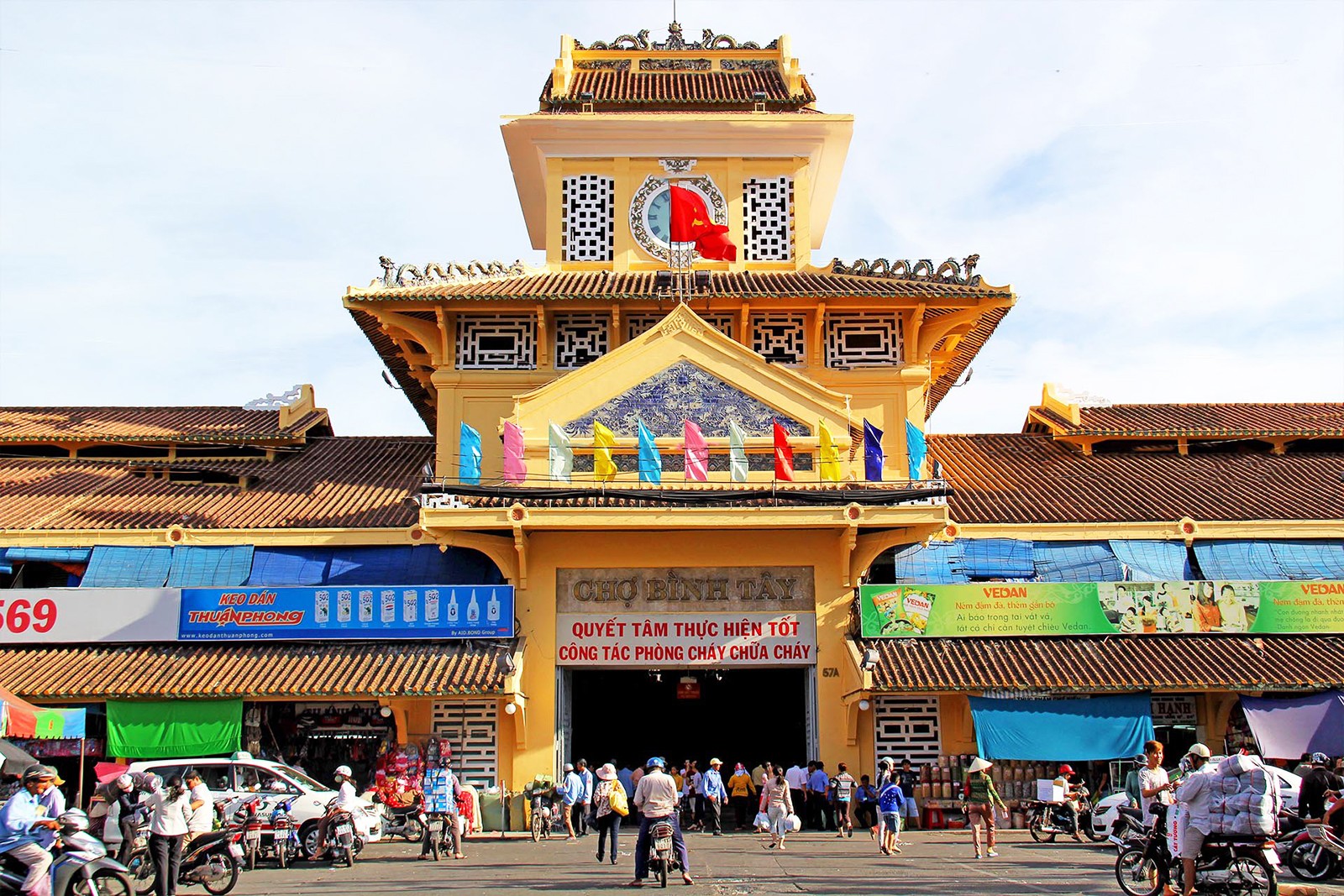 hcm-cho-binh-tay-ivivu8-1789379217 hcm-cho-binh-tay-ivivu8-1789379217.jpg
