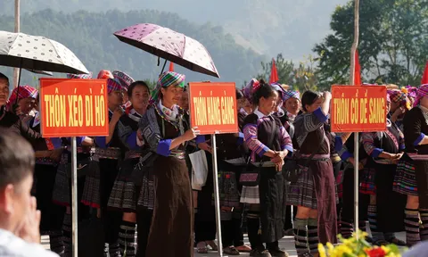 Lao Chải rộn ràng hội thi trình diễn nghề truyền thống, lan tỏa sắc chàm văn hóa Mông