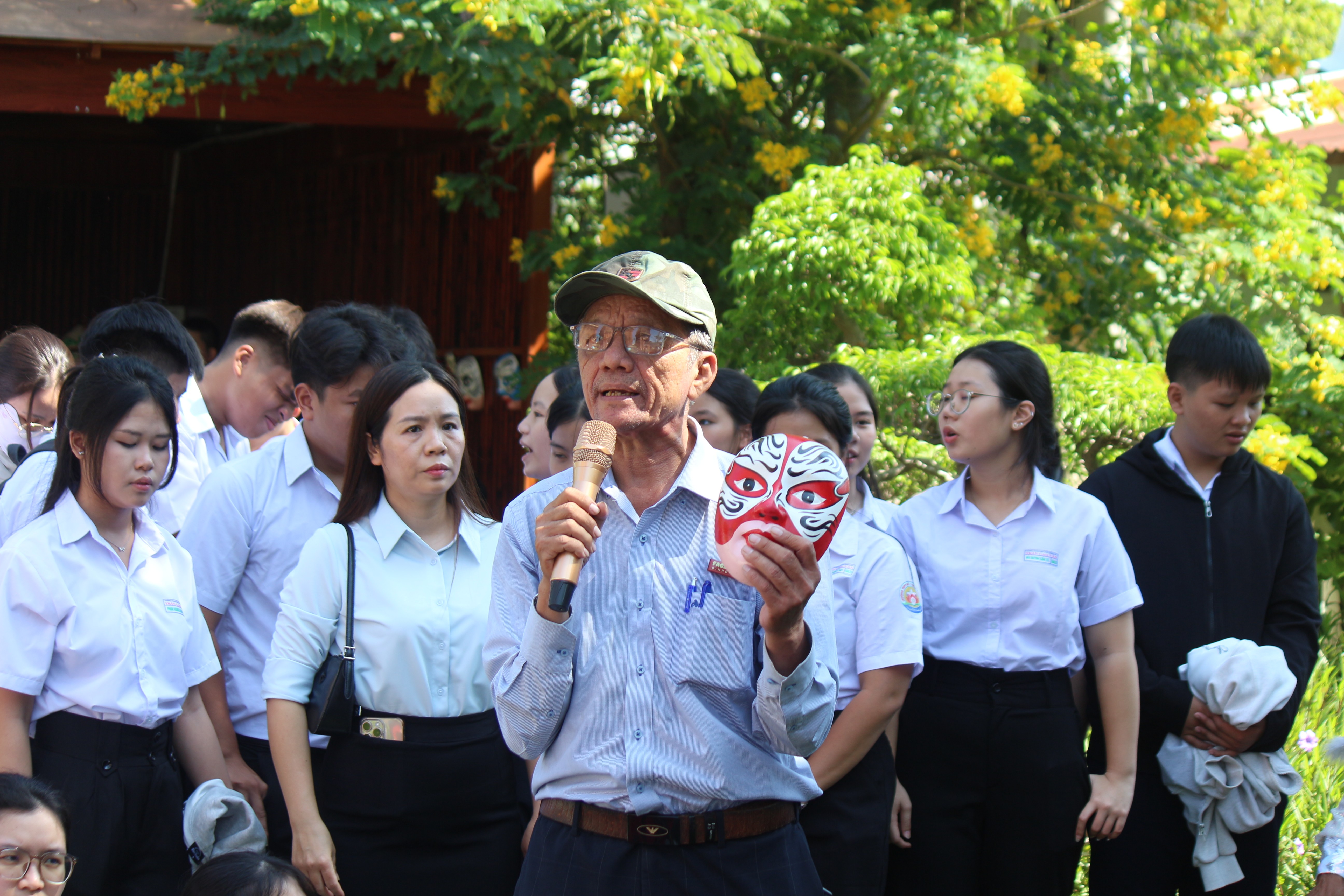 hanh-trinh-di-san-thap-doi-13-1792837424 Giới thiệu về mặt nạ Tuồng.